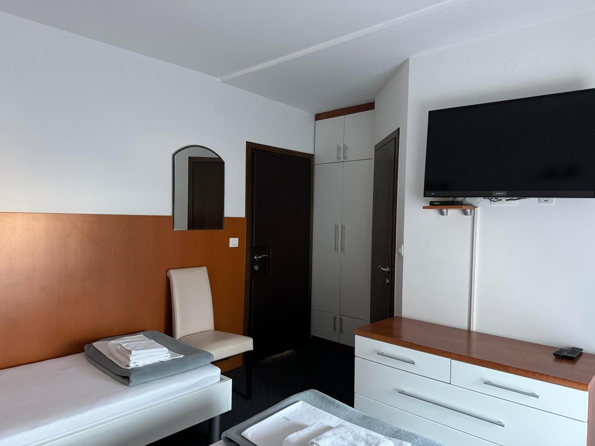 Pansion Komfor Fitea Osijek Room photo