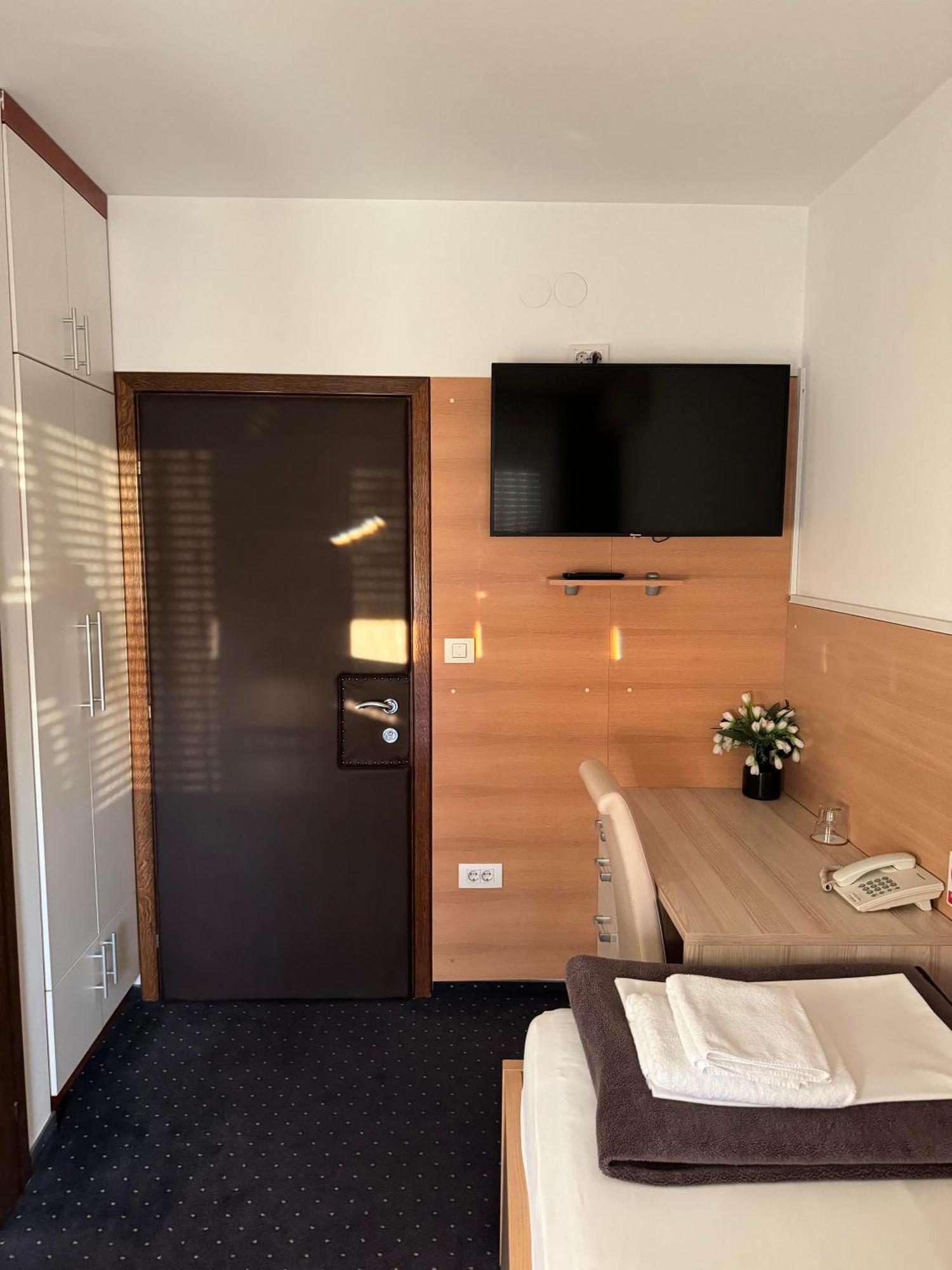 Pansion Komfor Fitea Osijek Room photo